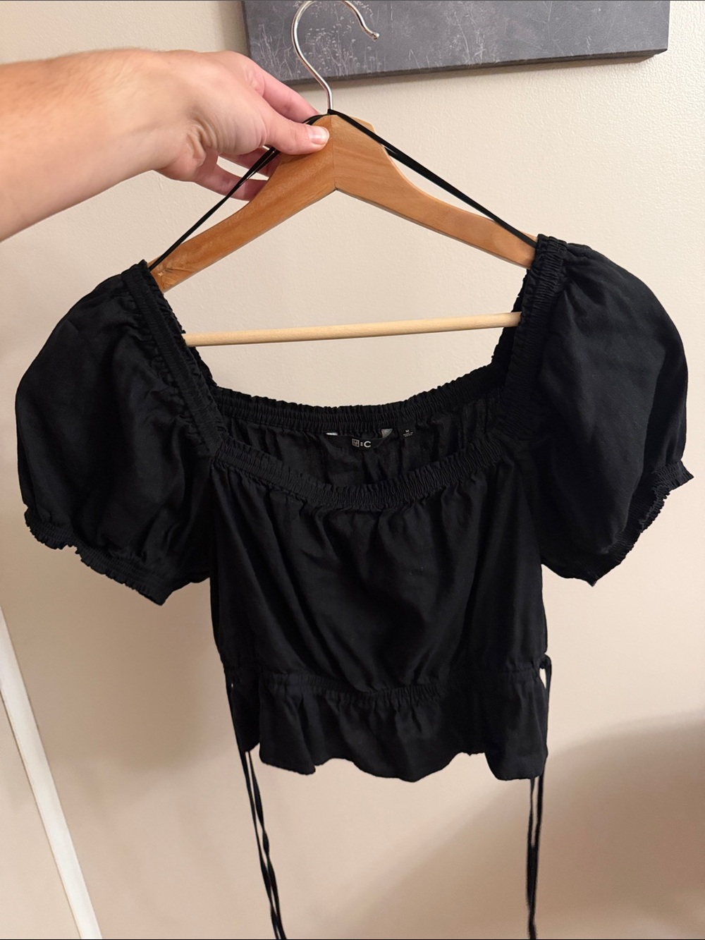 Uniqlo Black Puff Sleeve Peasant Top - crop top